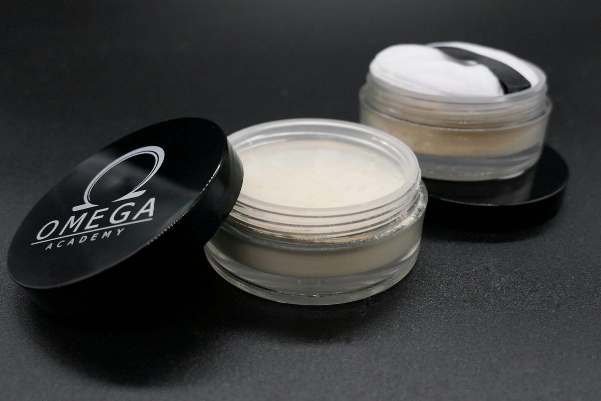 Polvo Antiséptico Polvo antiséptico para fijar el boceto en cejas, ojos y labios.